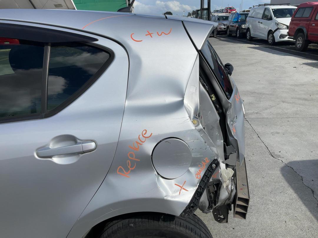 Photo '22' of Toyota Aqua