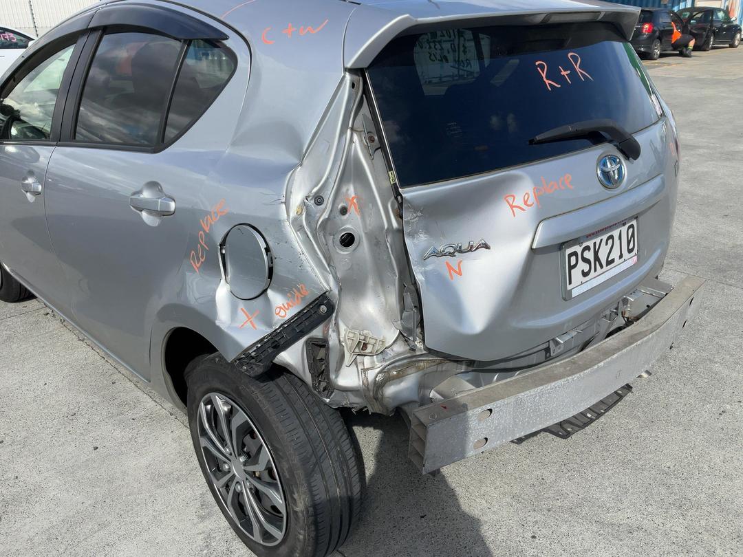 Photo '23' of Toyota Aqua