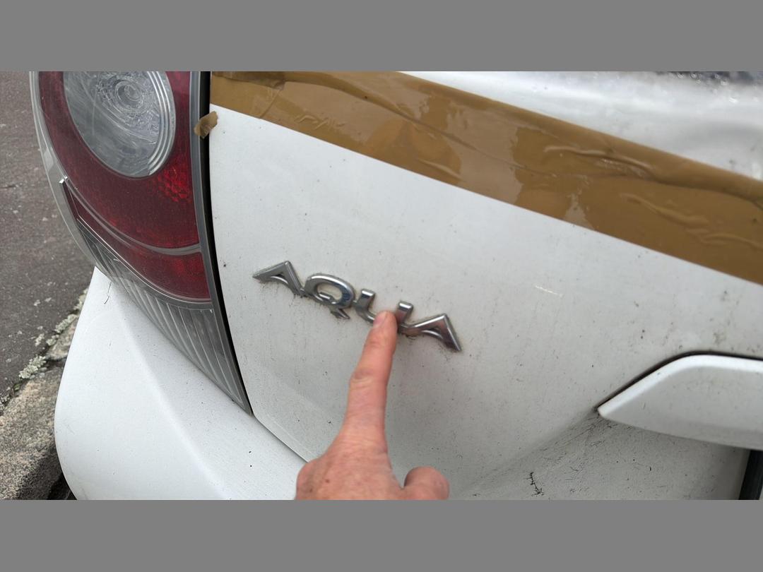 Photo '12' of Toyota Aqua