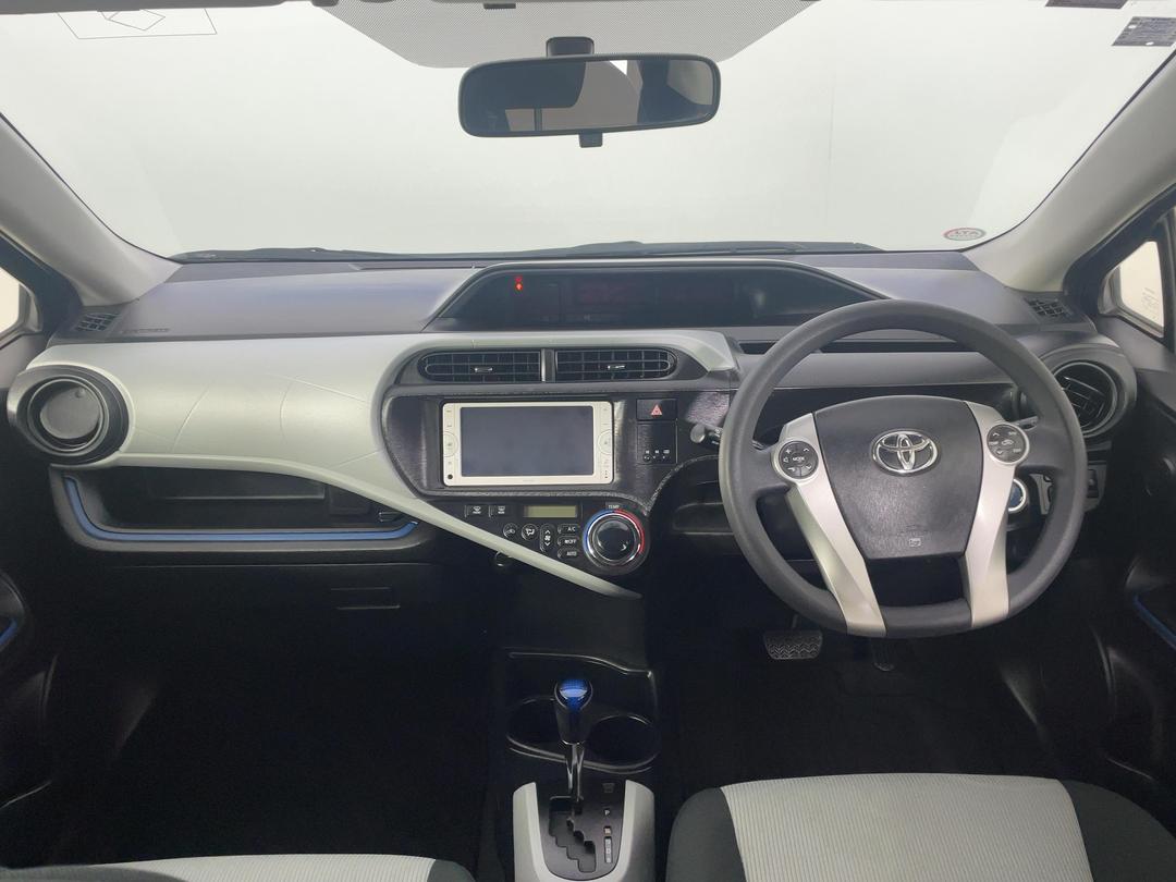 Photo '17' of Toyota Aqua