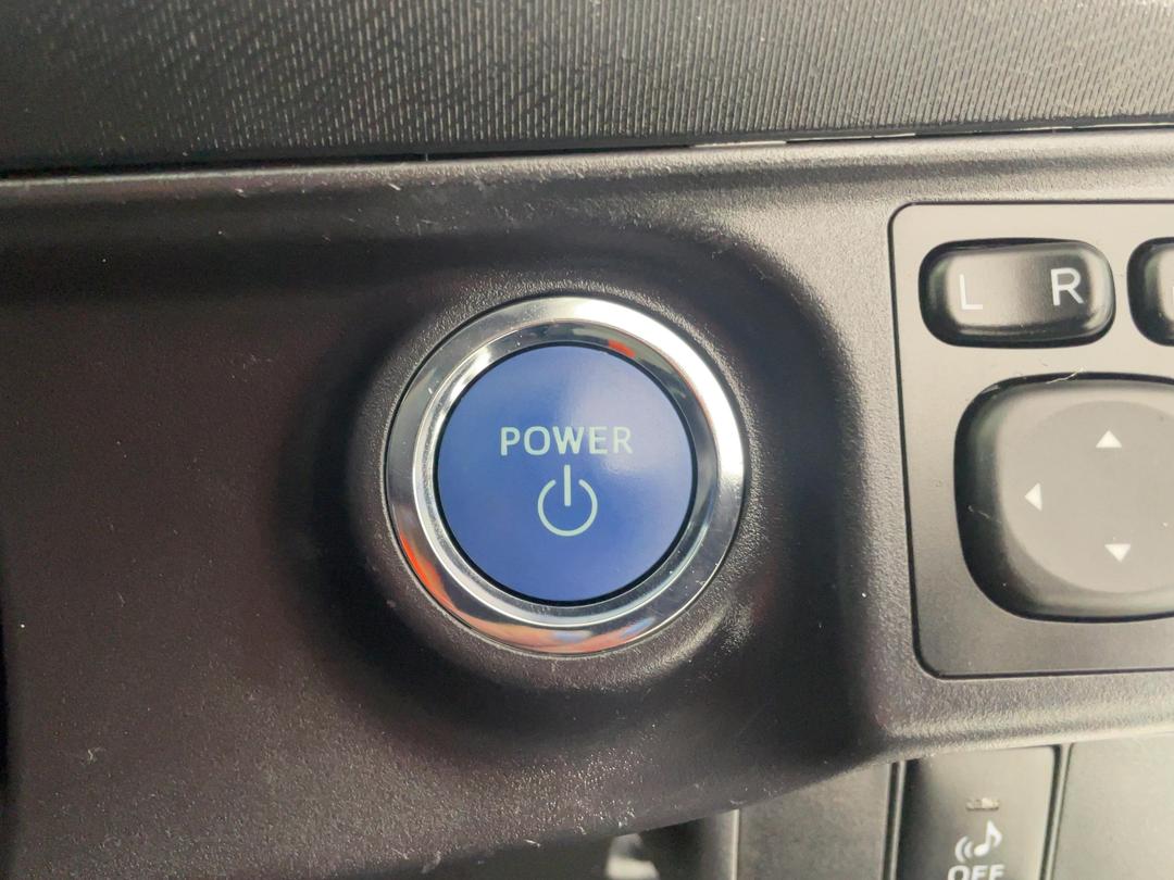 Photo '23' of Toyota Aqua