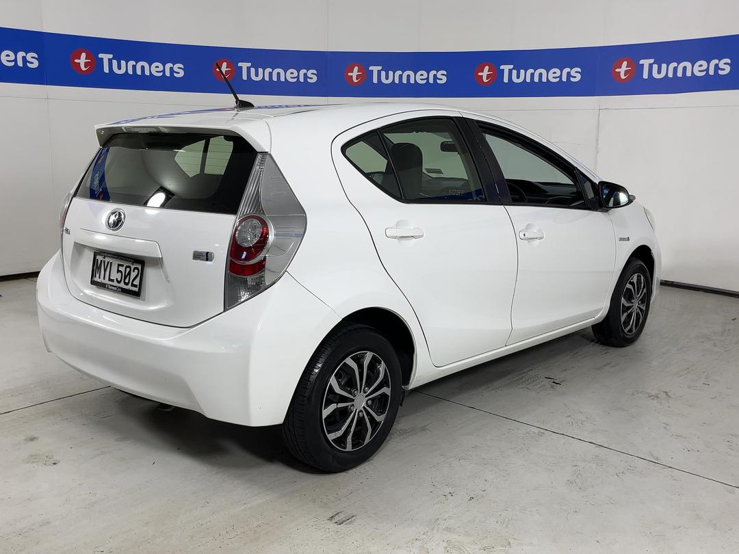 Photo '7' of Toyota Aqua