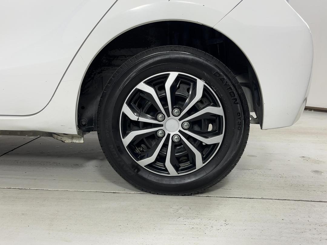 Photo '11' of Toyota Aqua