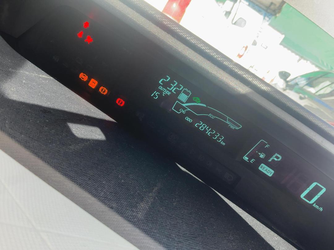 Photo '18' of Toyota Aqua Photo '18' of Toyota Aqua
