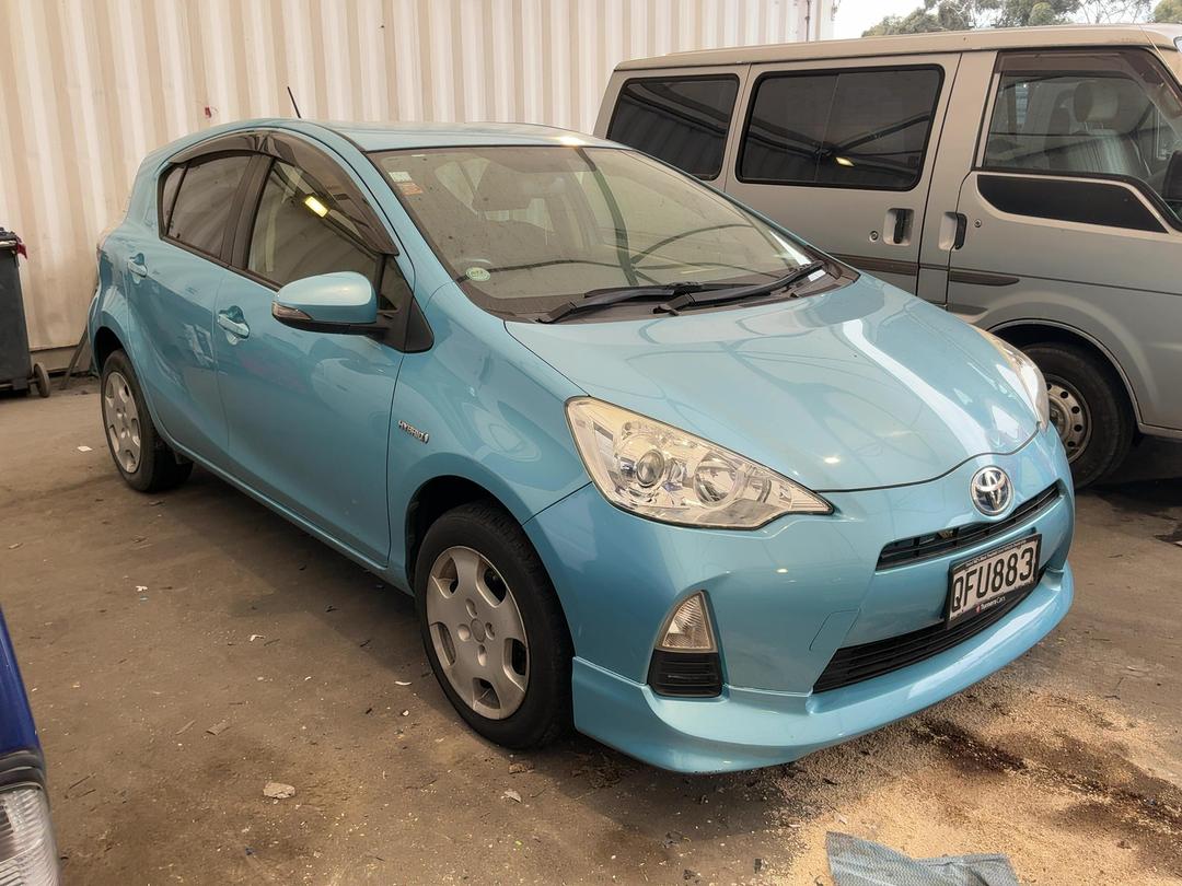Photo '2' of Toyota Aqua Photo '2' of Toyota Aqua