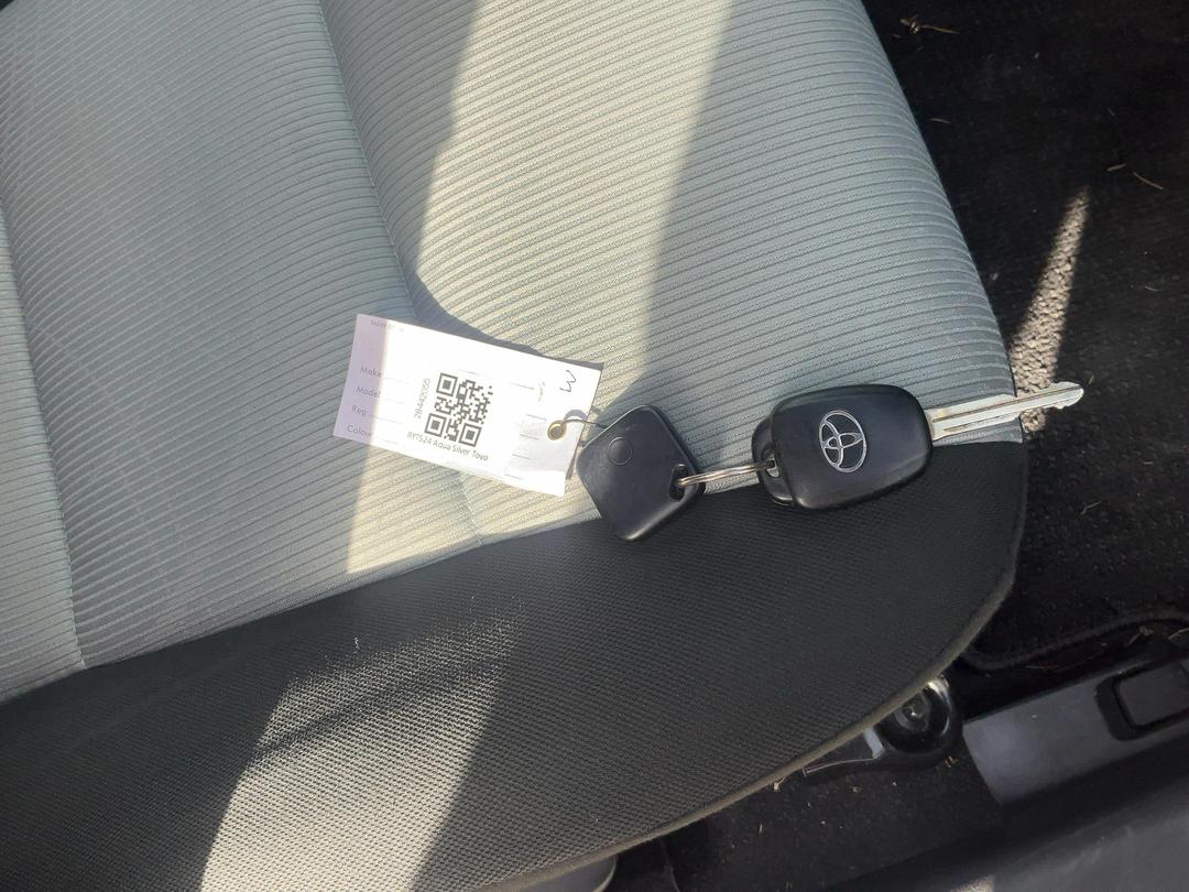 Photo '15' of Toyota Aqua Photo '15' of Toyota Aqua