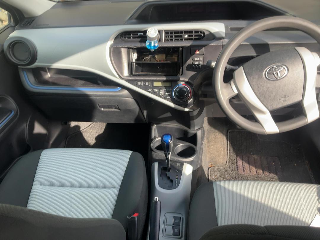 Photo '16' of Toyota Aqua Photo '16' of Toyota Aqua