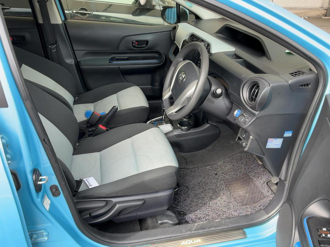 Photo '19' of Toyota Aqua Photo '19' of Toyota Aqua