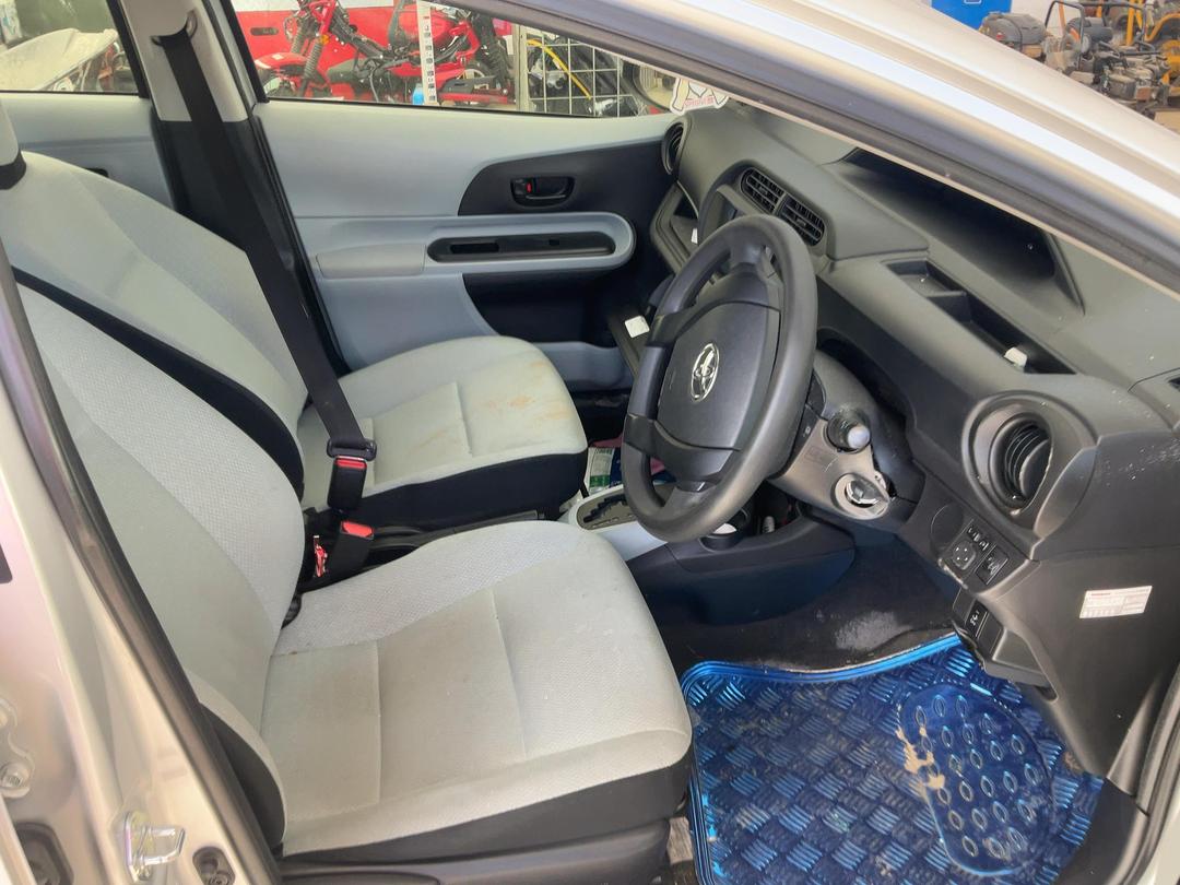 Photo '19' of Toyota Aqua Photo '19' of Toyota Aqua