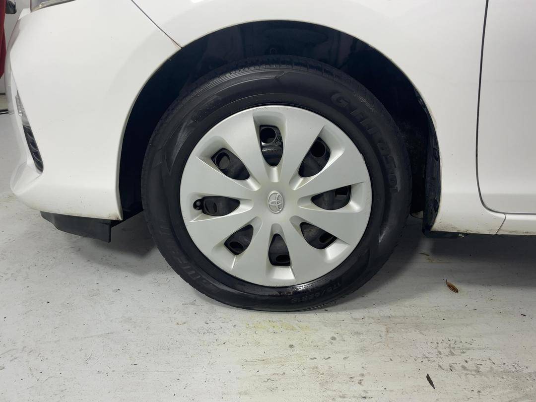 Photo '10' of Toyota Aqua