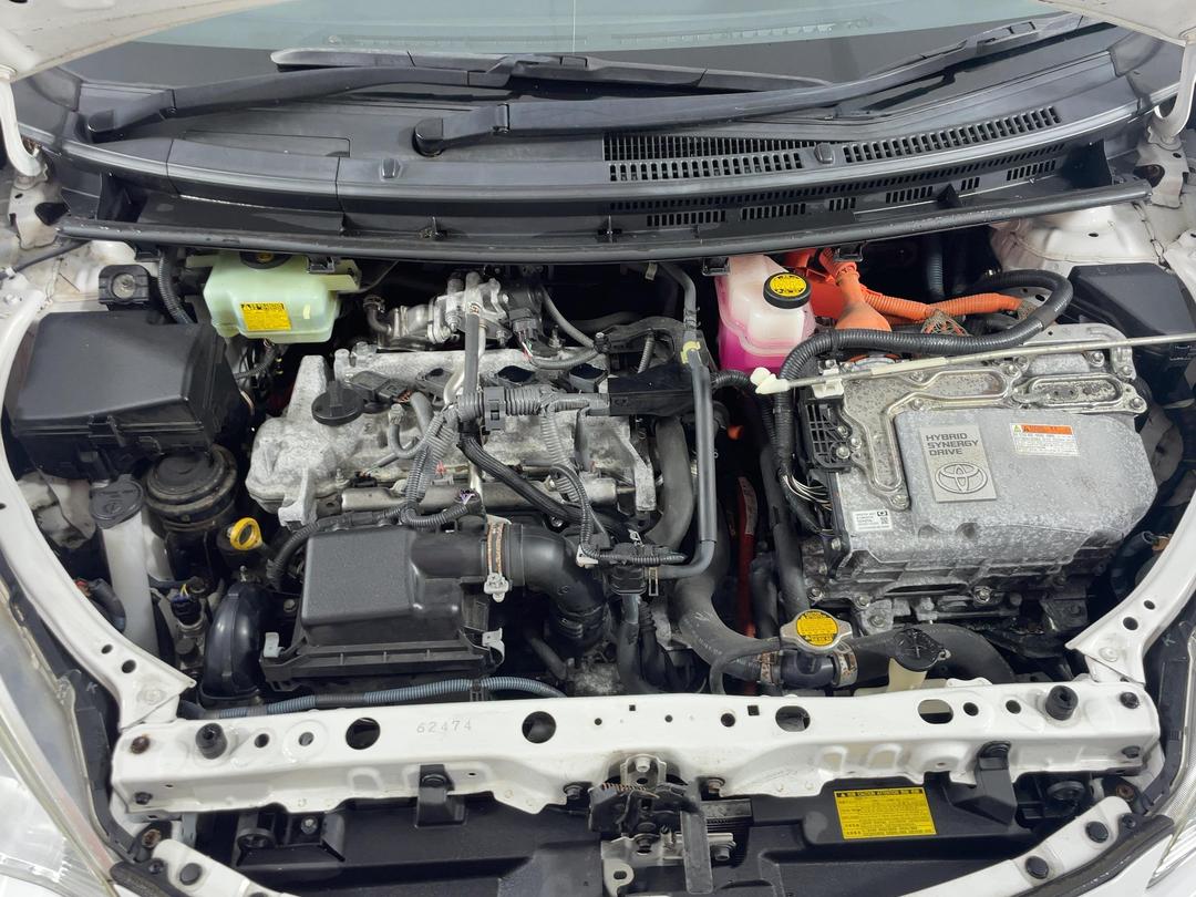 Photo '13' of Toyota Aqua