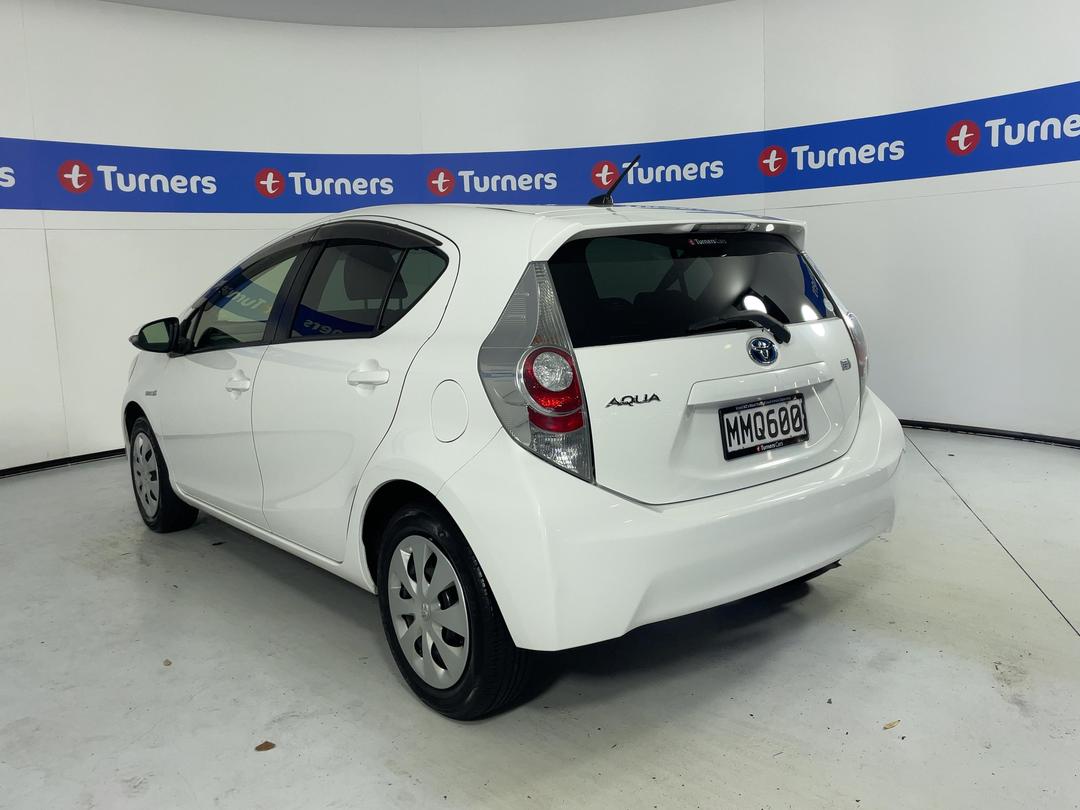 Photo '5' of Toyota Aqua