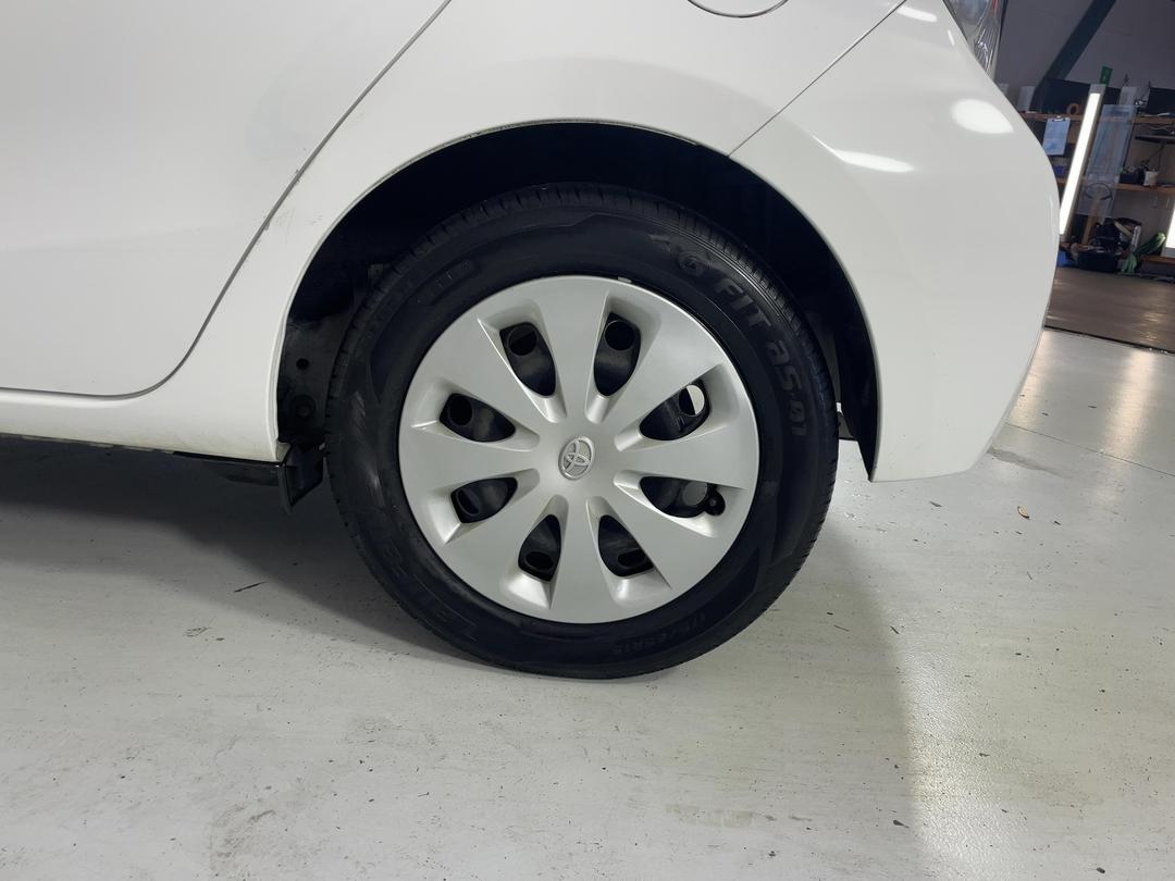 Photo '11' of Toyota Aqua