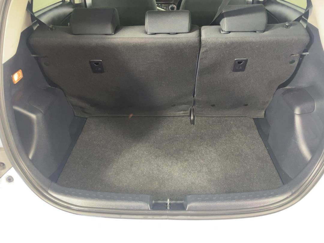 Photo '14' of Toyota Aqua