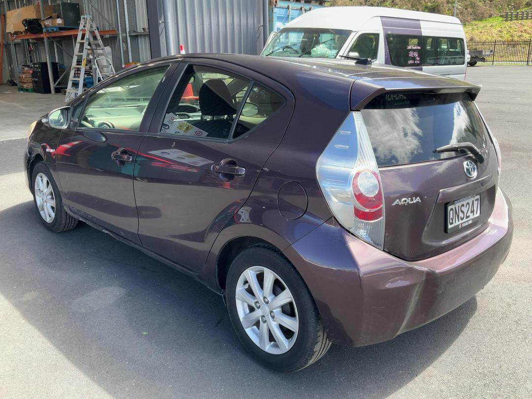 Photo '6' of Toyota Aqua