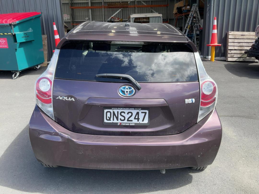 Photo '7' of Toyota Aqua