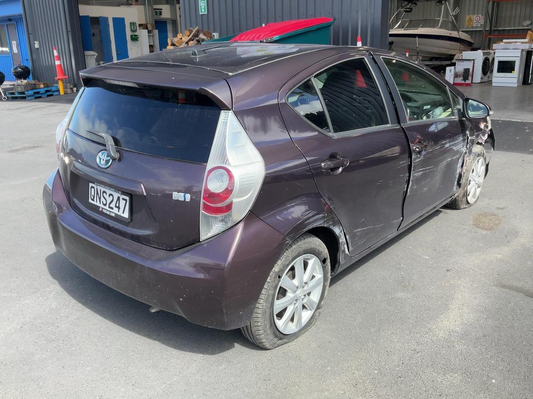 Photo '8' of Toyota Aqua