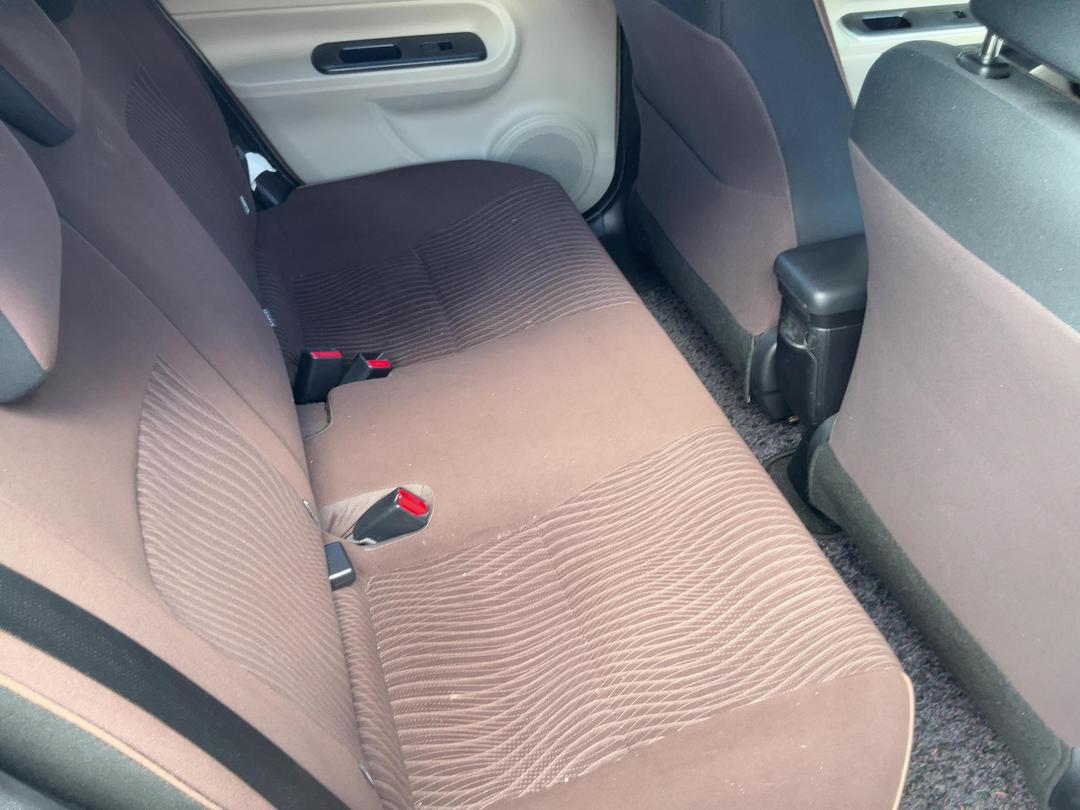 Photo '18' of Toyota Aqua