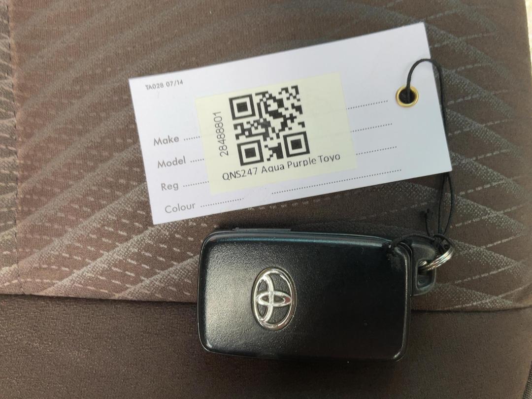 Photo '24' of Toyota Aqua