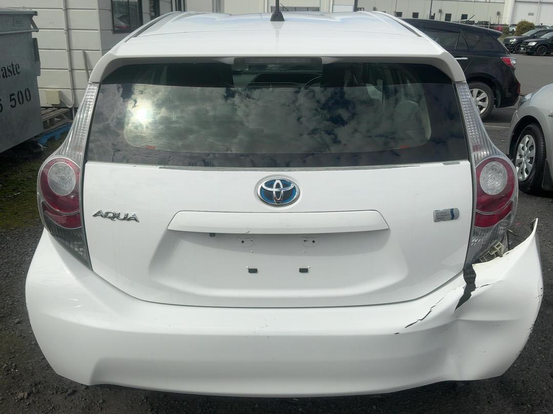 Photo '5' of Toyota Aqua Photo '5' of Toyota Aqua