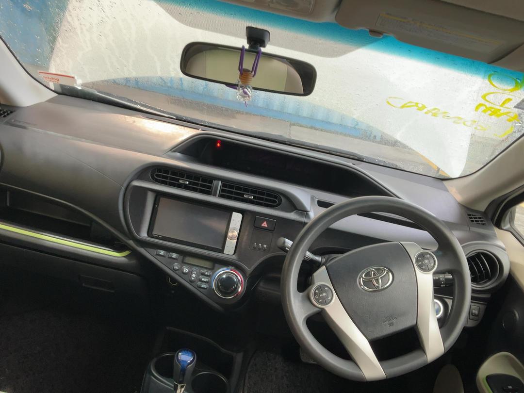 Photo '22' of Toyota Aqua Photo '22' of Toyota Aqua