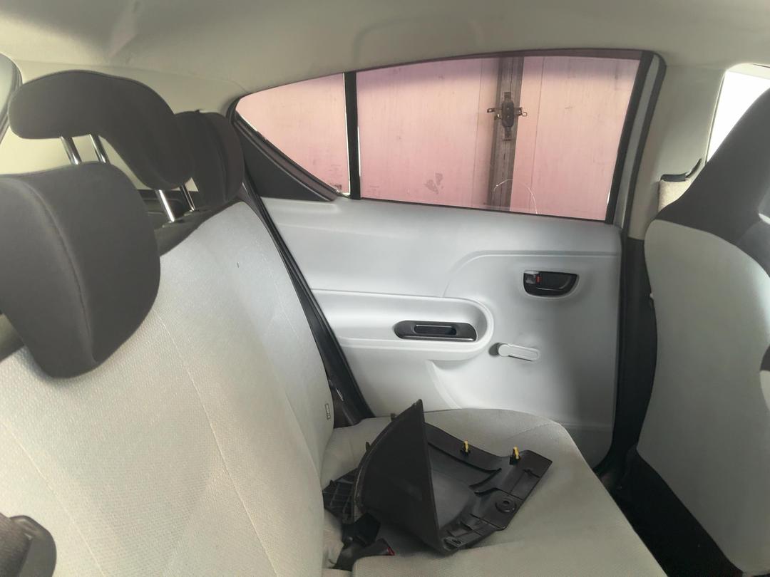 Photo '15' of Toyota Aqua Photo '15' of Toyota Aqua