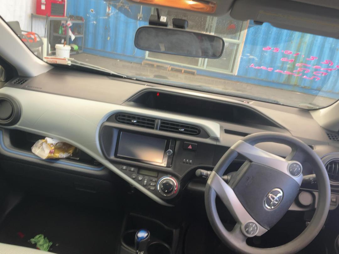 Photo '16' of Toyota Aqua Photo '16' of Toyota Aqua