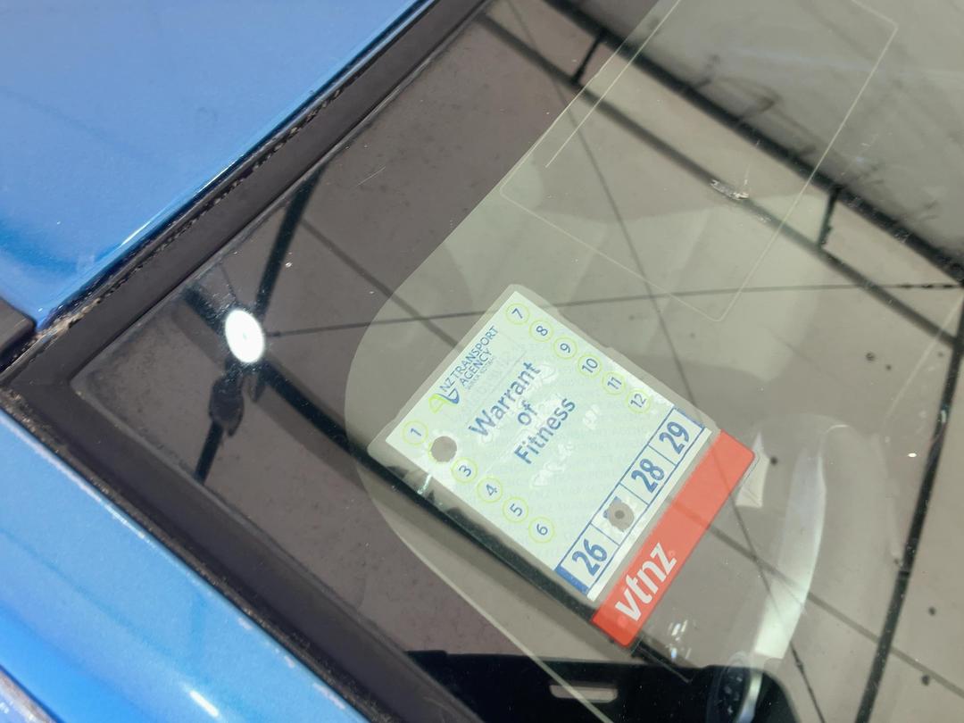Photo '18' of Toyota Aqua Photo '18' of Toyota Aqua