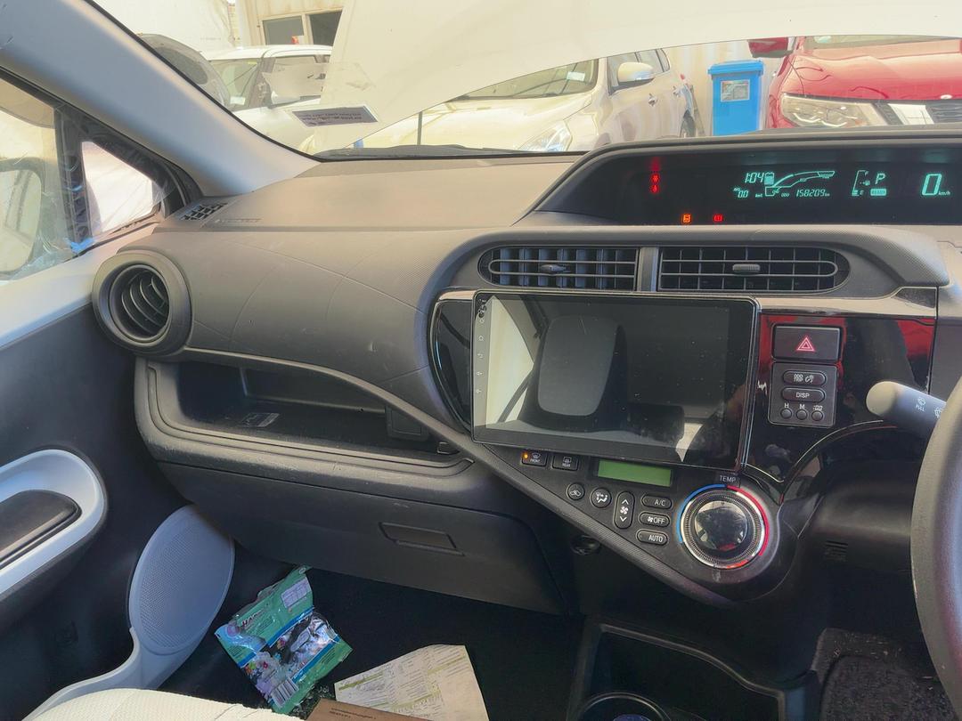 Photo '19' of Toyota Aqua Photo '19' of Toyota Aqua