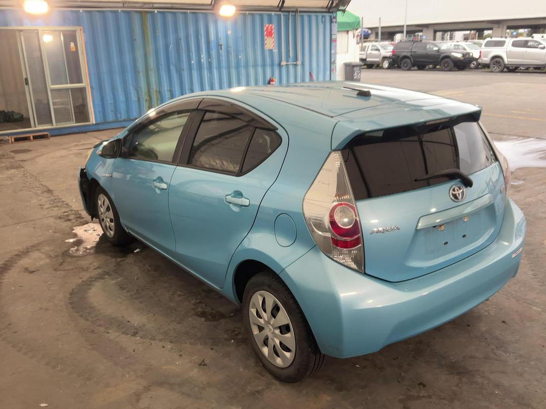 Photo '5' of Toyota Aqua Photo '5' of Toyota Aqua