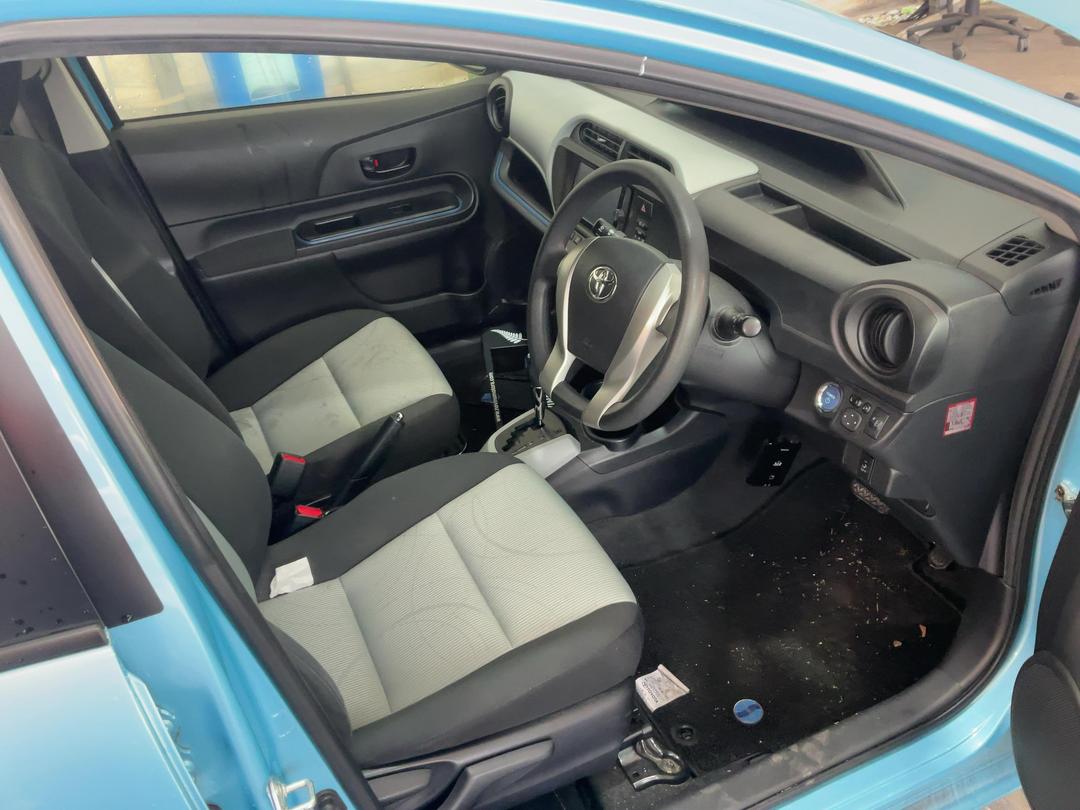 Photo '12' of Toyota Aqua Photo '12' of Toyota Aqua