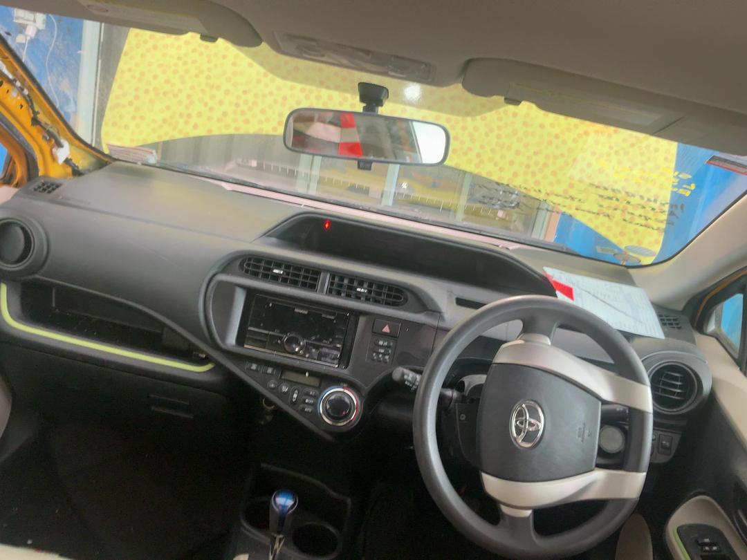 Photo '18' of Toyota Aqua Photo '18' of Toyota Aqua