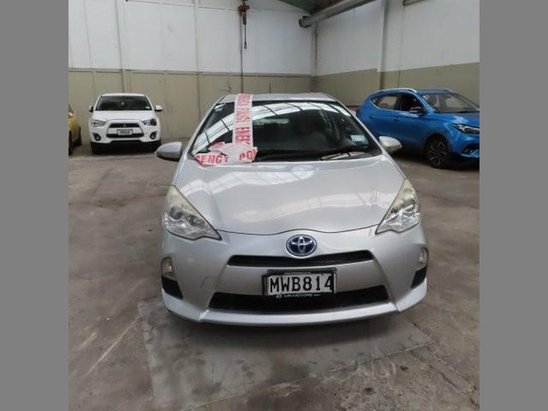 Photo '2' of Toyota Aqua Photo '2' of Toyota Aqua