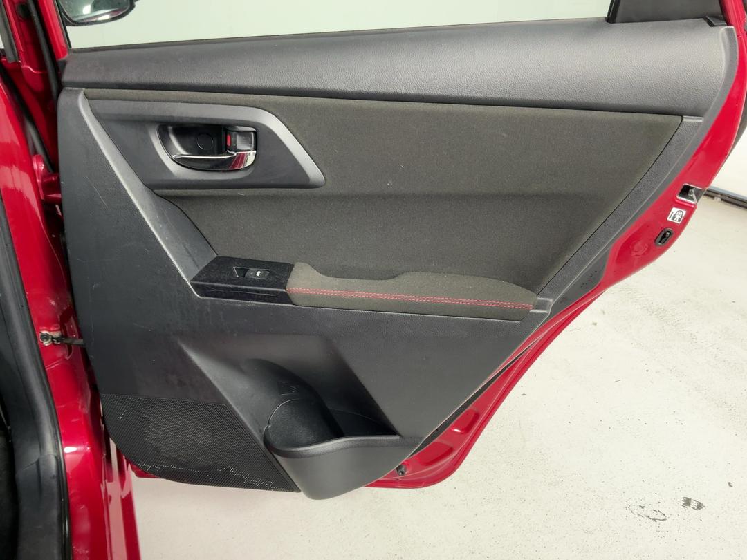 Photo '19' of Toyota Auris