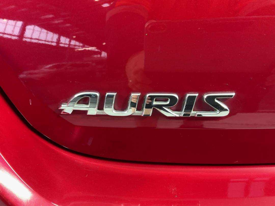 Photo '28' of Toyota Auris