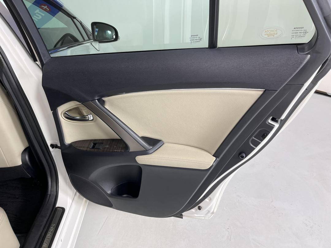 Photo '19' of Toyota Avensis