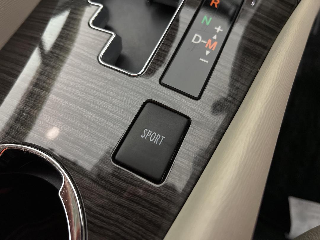 Photo '24' of Toyota Avensis