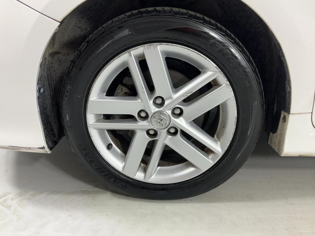 Photo '10' of Toyota Camry
