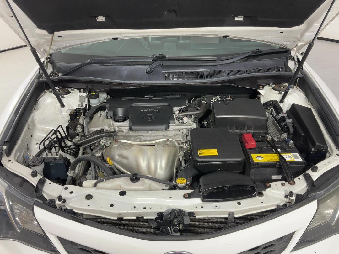 Photo '13' of Toyota Camry