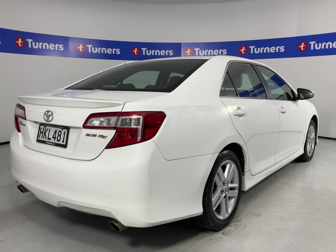 Photo '7' of Toyota Camry