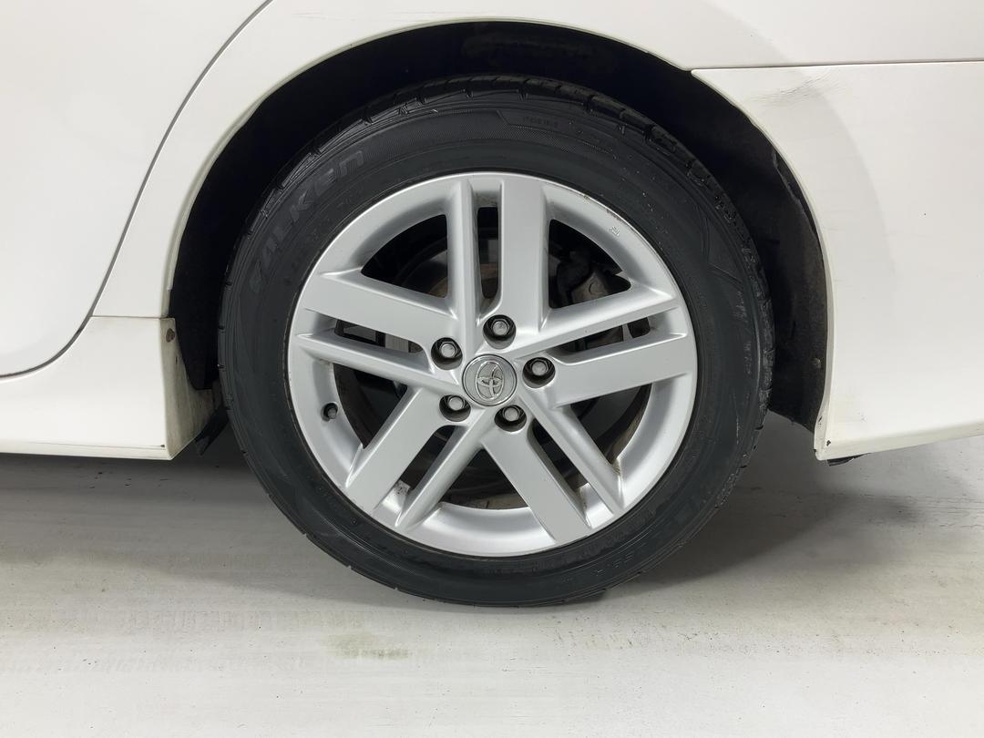 Photo '11' of Toyota Camry