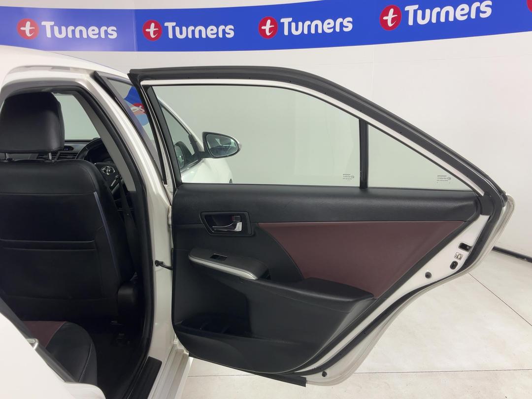 Photo '19' of Toyota Camry