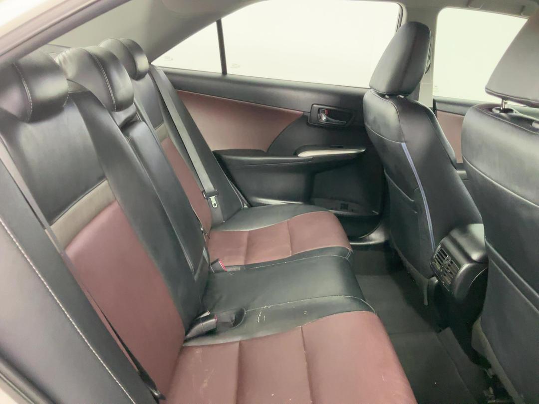 Photo '20' of Toyota Camry