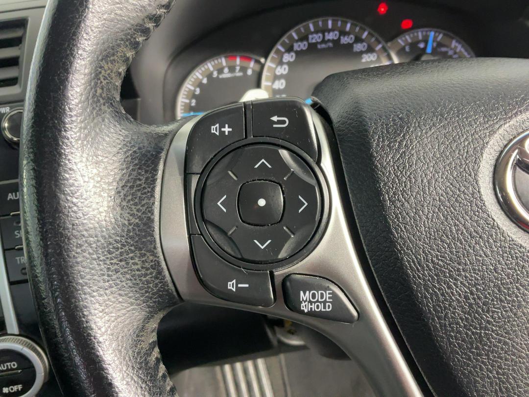 Photo '24' of Toyota Camry