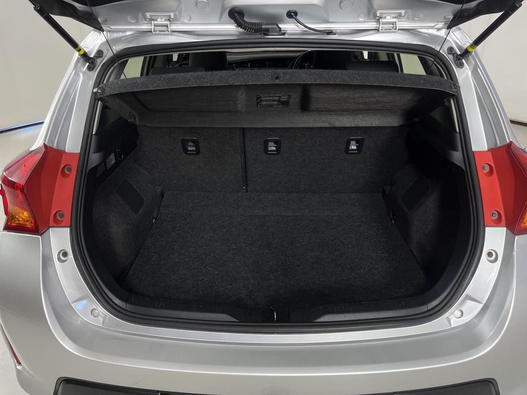 Photo '14' of Toyota Corolla