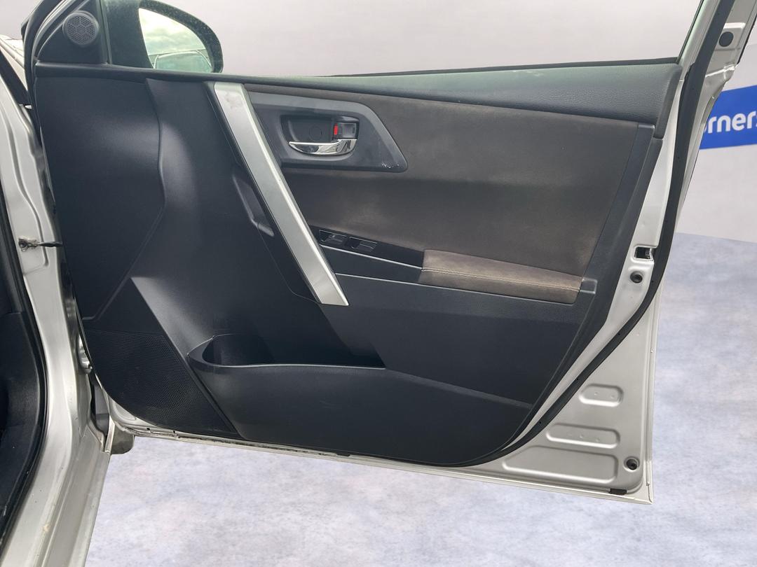 Photo '15' of Toyota Corolla