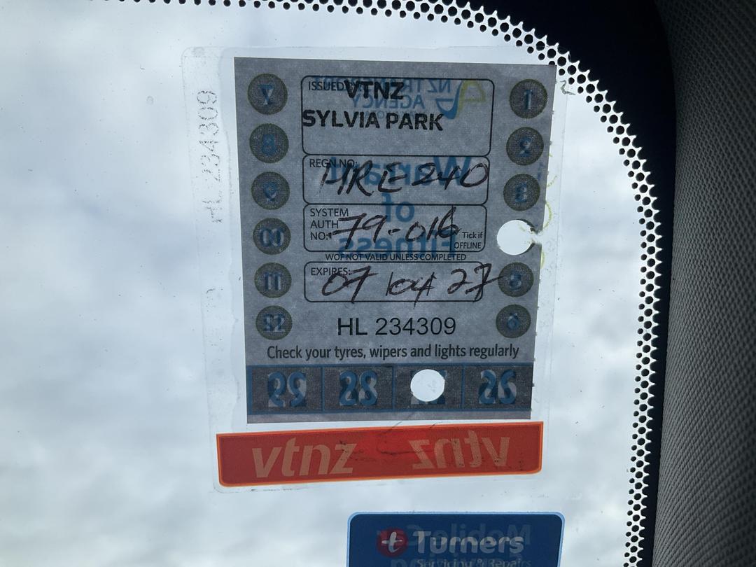 Photo '24' of Toyota Corolla