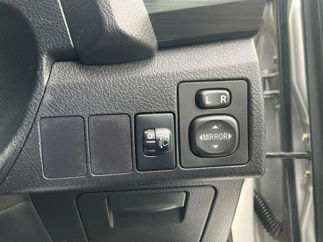 Photo '28' of Toyota Corolla