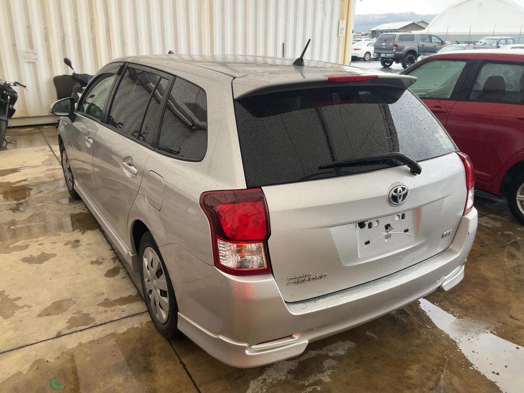 Photo '4' of Toyota Corolla Fielder Hybrid