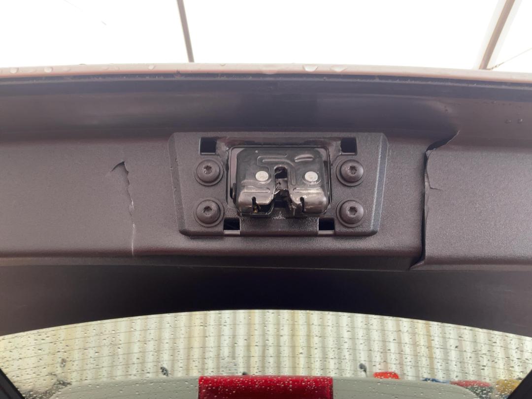 Photo '18' of Toyota Corolla Fielder Hybrid